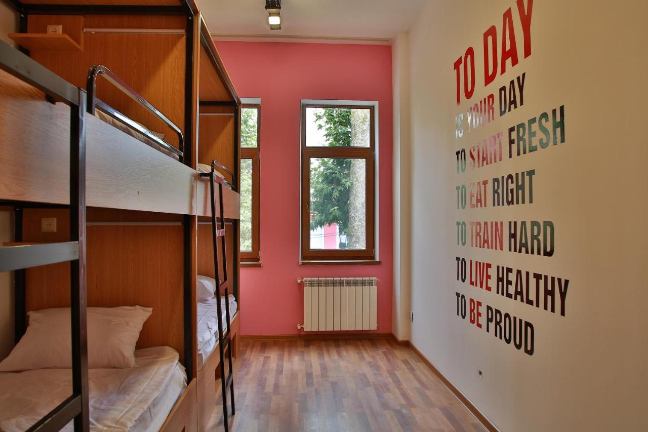 Central Hostel Şǝki Kültér fotó